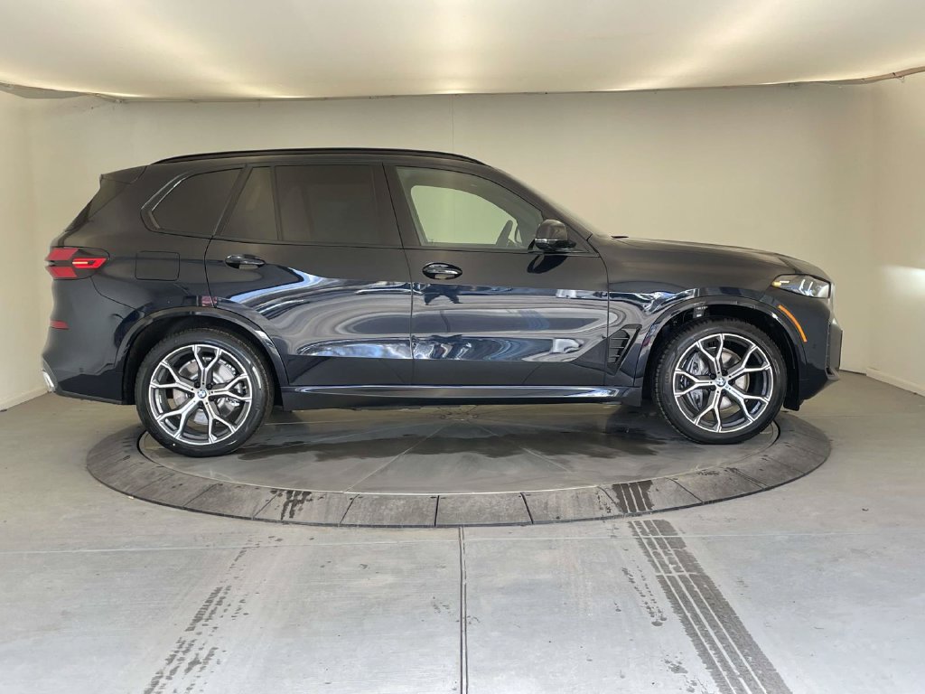 New 2026 BMW X5 xDrive50e w/ M Sport Package AWD/4WD image 6