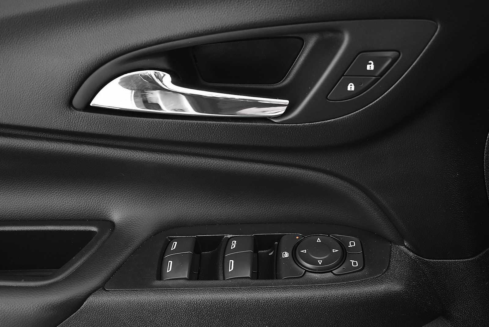 Used 2024 Chevrolet Equinox LT image 25