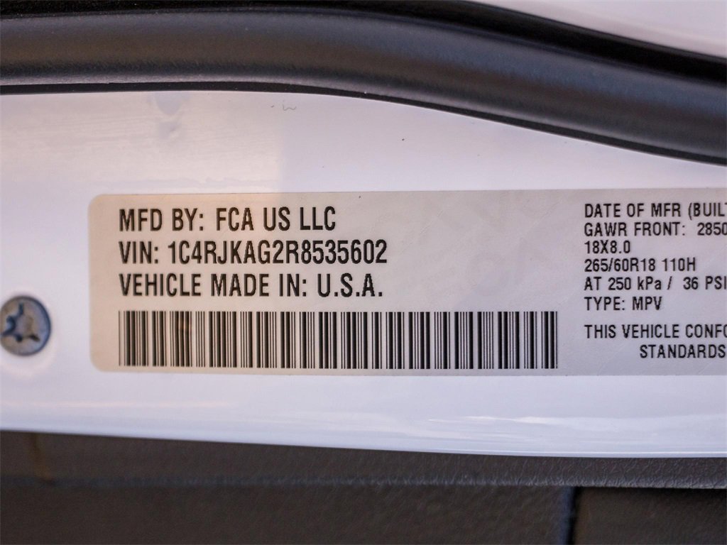 Used 2024 Jeep Grand Cherokee L Laredo image 30