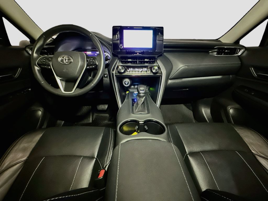 Used 2023 Toyota Venza LE AWD/4WD image 9