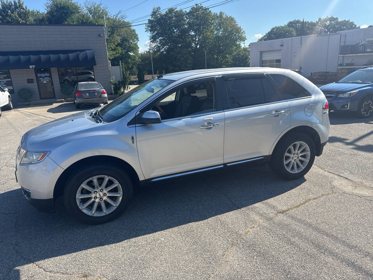 Used 2011 Lincoln MKX AWD w/ Wood Pkg image 1