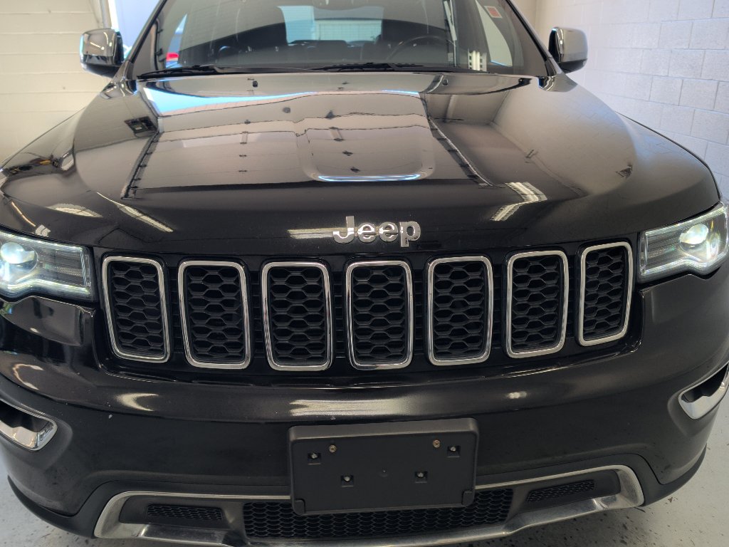 Used 2022 Jeep Grand Cherokee Limited w/ Tech Group AWD/4WD image 6