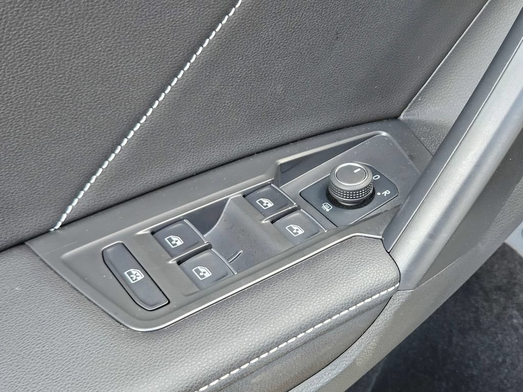Used 2024 Volkswagen Tiguan SE R-Line w/ MDO Package, Three-Row FWD image 14