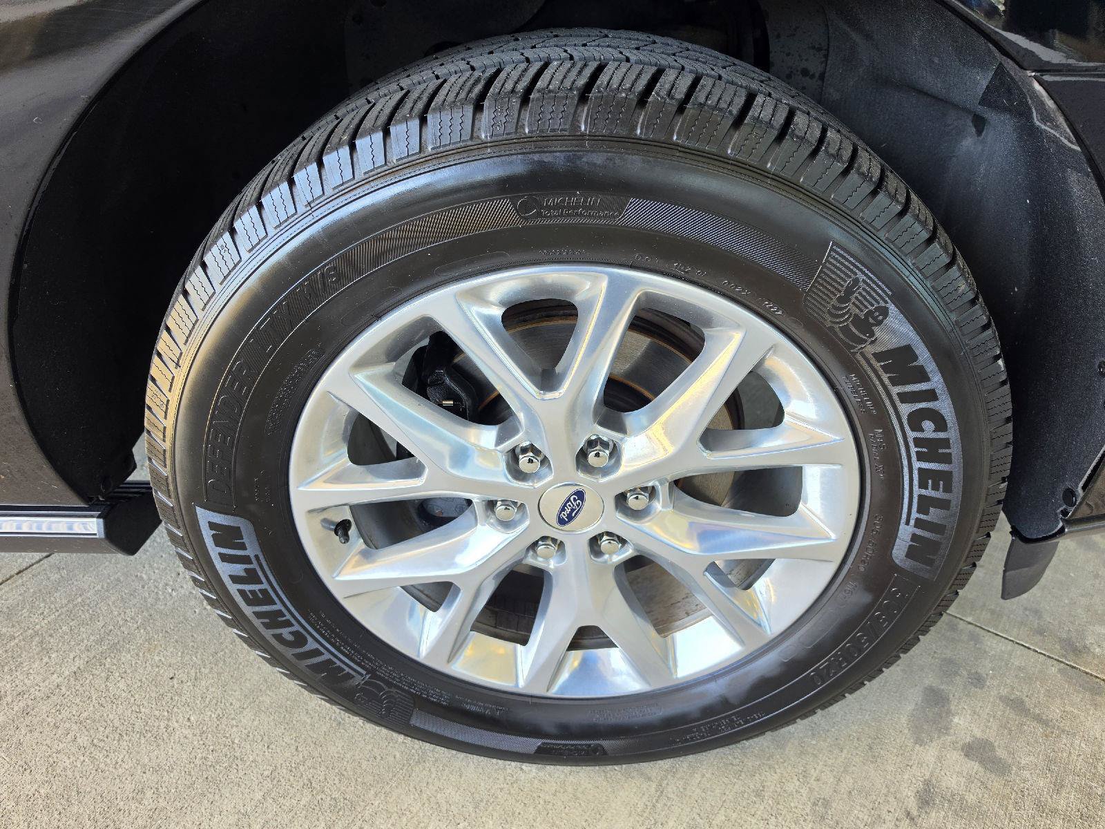 Used 2018 Ford Expedition Limited AWD/4WD image 6