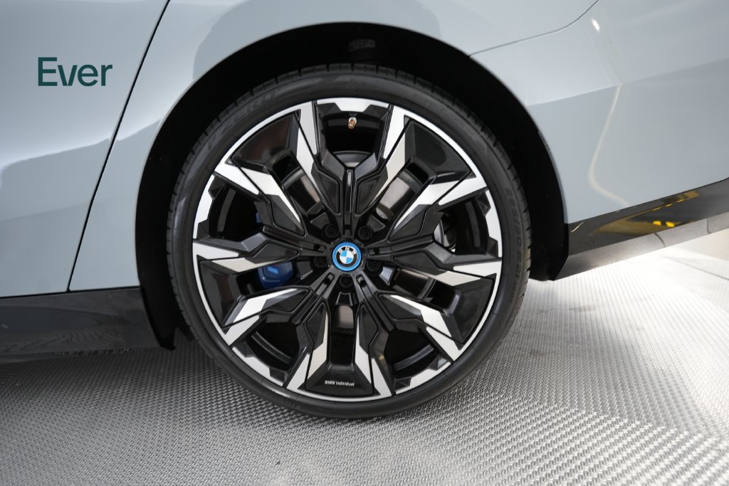 Used 2024 BMW i5 M60 w/ Executive Package AWD/4WD image 19