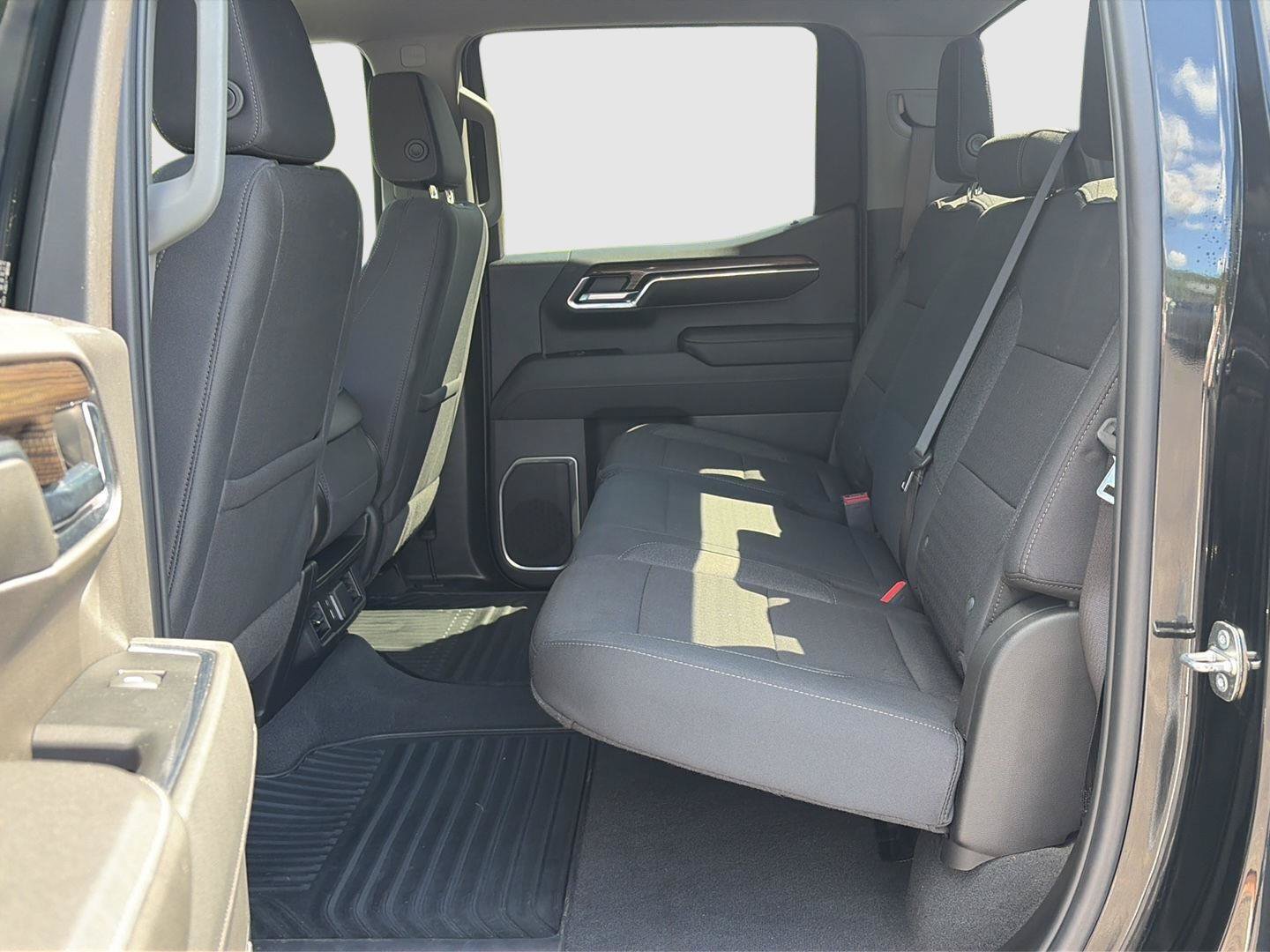 Used 2024 Chevrolet Silverado 1500 LT AWD/4WD image 28