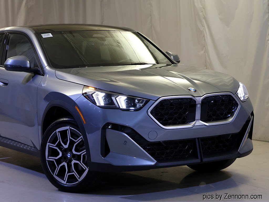 Certified 2026 BMW X2 xDrive28i AWD/4WD image 2