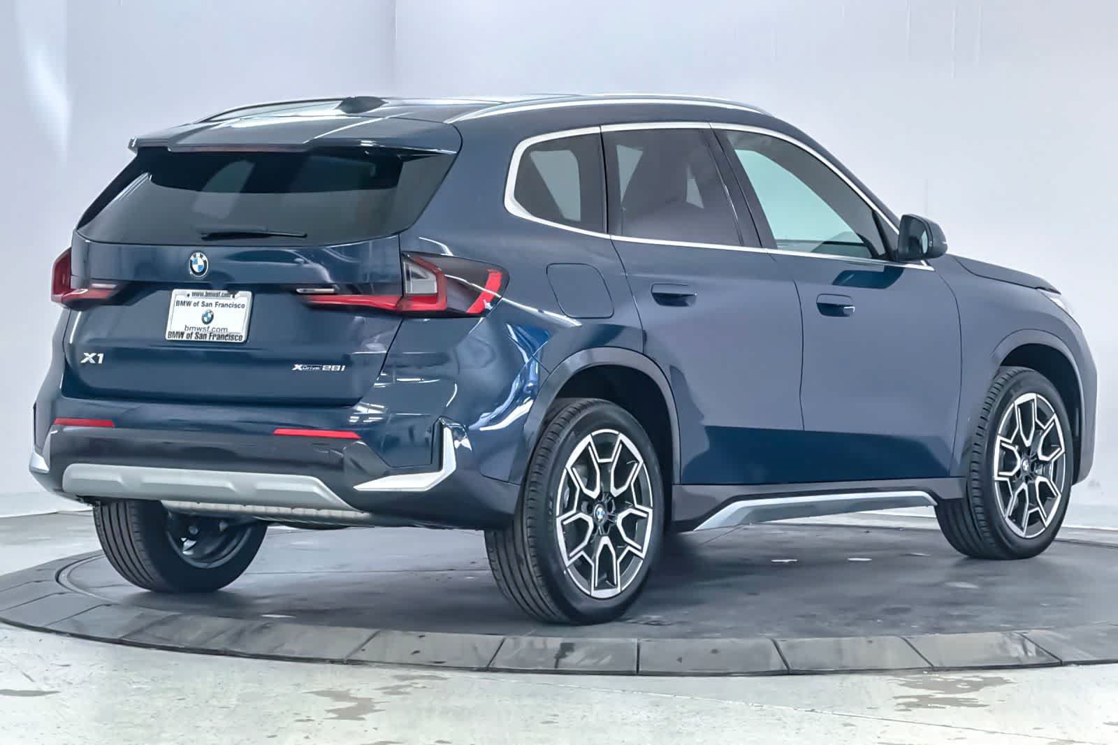 New 2026 BMW X1 xDrive28i w/ Technology Package AWD/4WD image 2