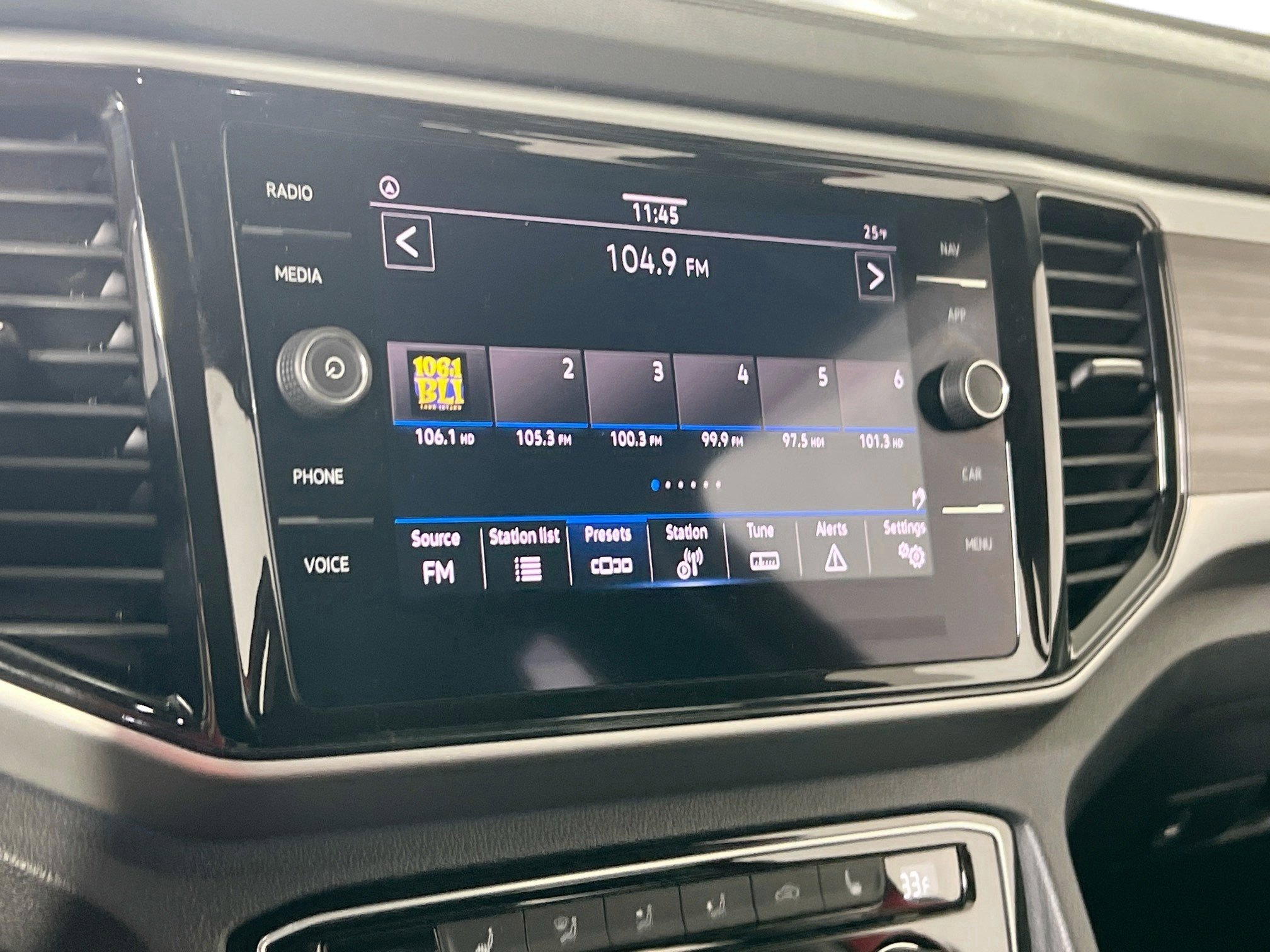 Used 2023 Volkswagen Atlas SEL image 15