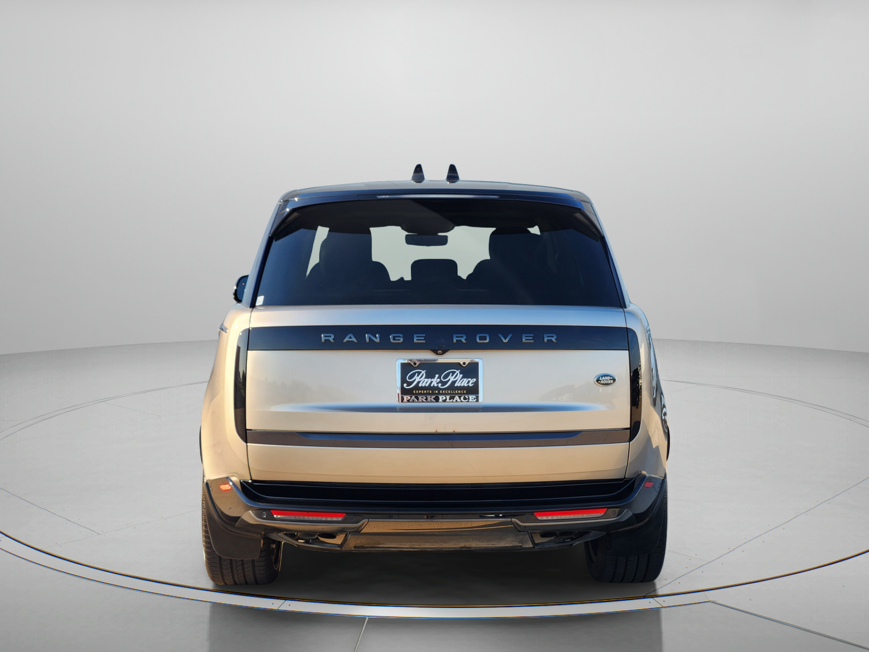 Certified 2023 Land Rover Range Rover SE AWD/4WD image 4