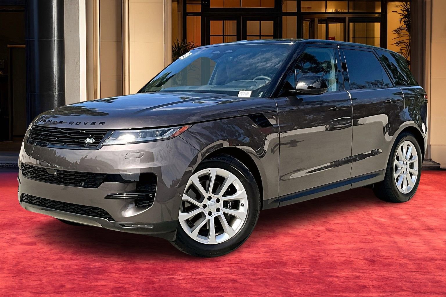 Used 2025 Land Rover Range Rover Sport SE