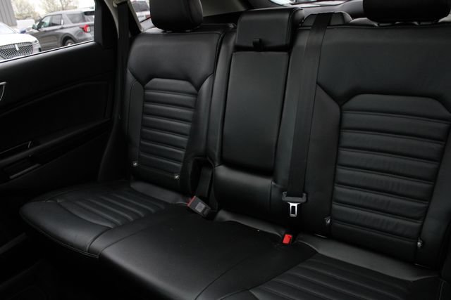 Used 2016 Ford Edge SEL w/ Equipment Group 201A image 22