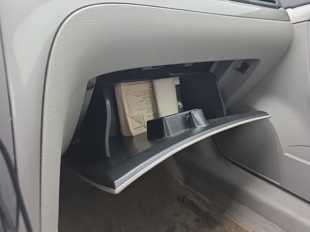 Used 2009 Saturn Aura XE w/ Preferred Package image 26