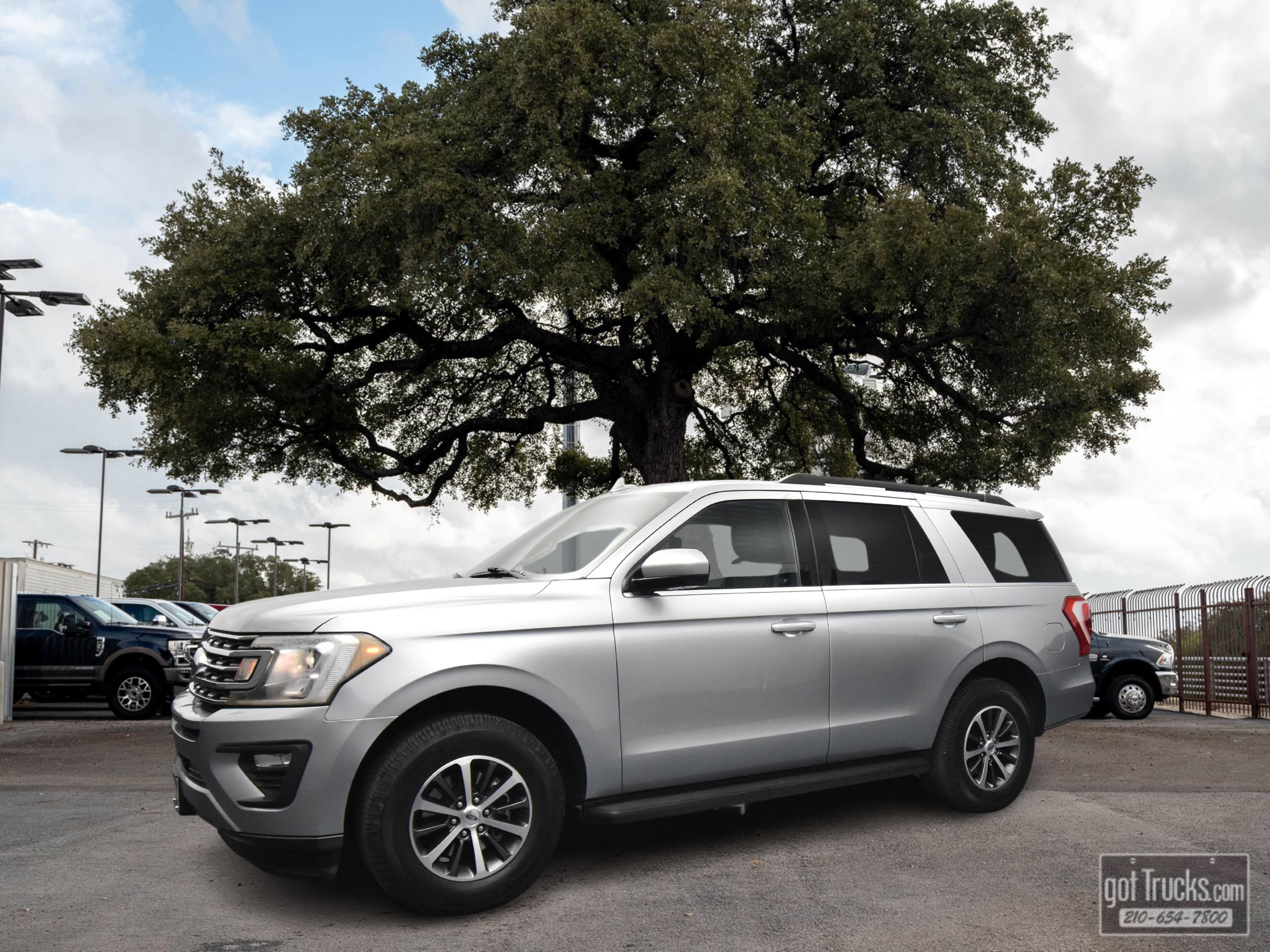 Used 2021 Ford Expedition XLT RWD image 1