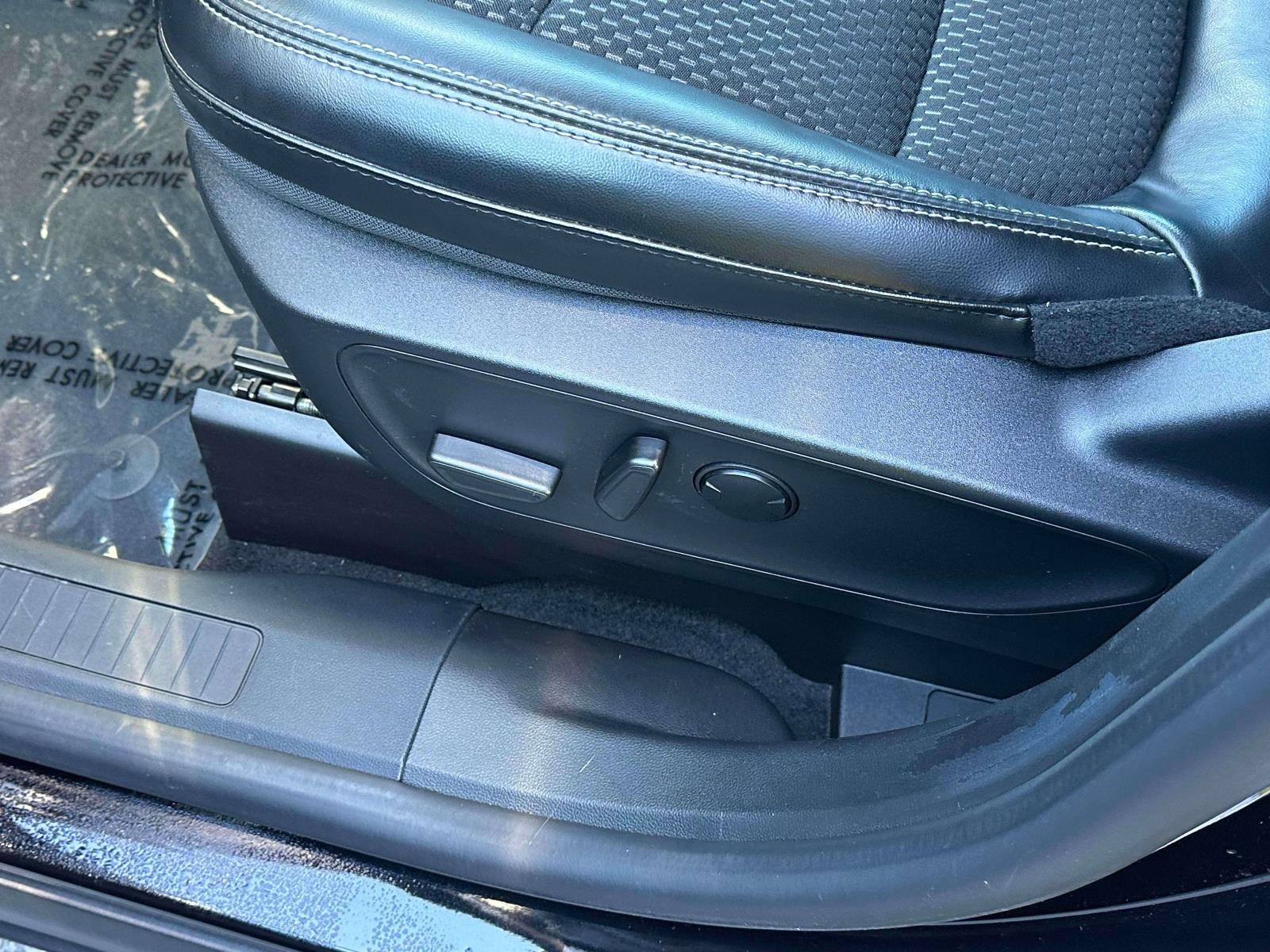 Used 2024 Ford Escape SE image 19