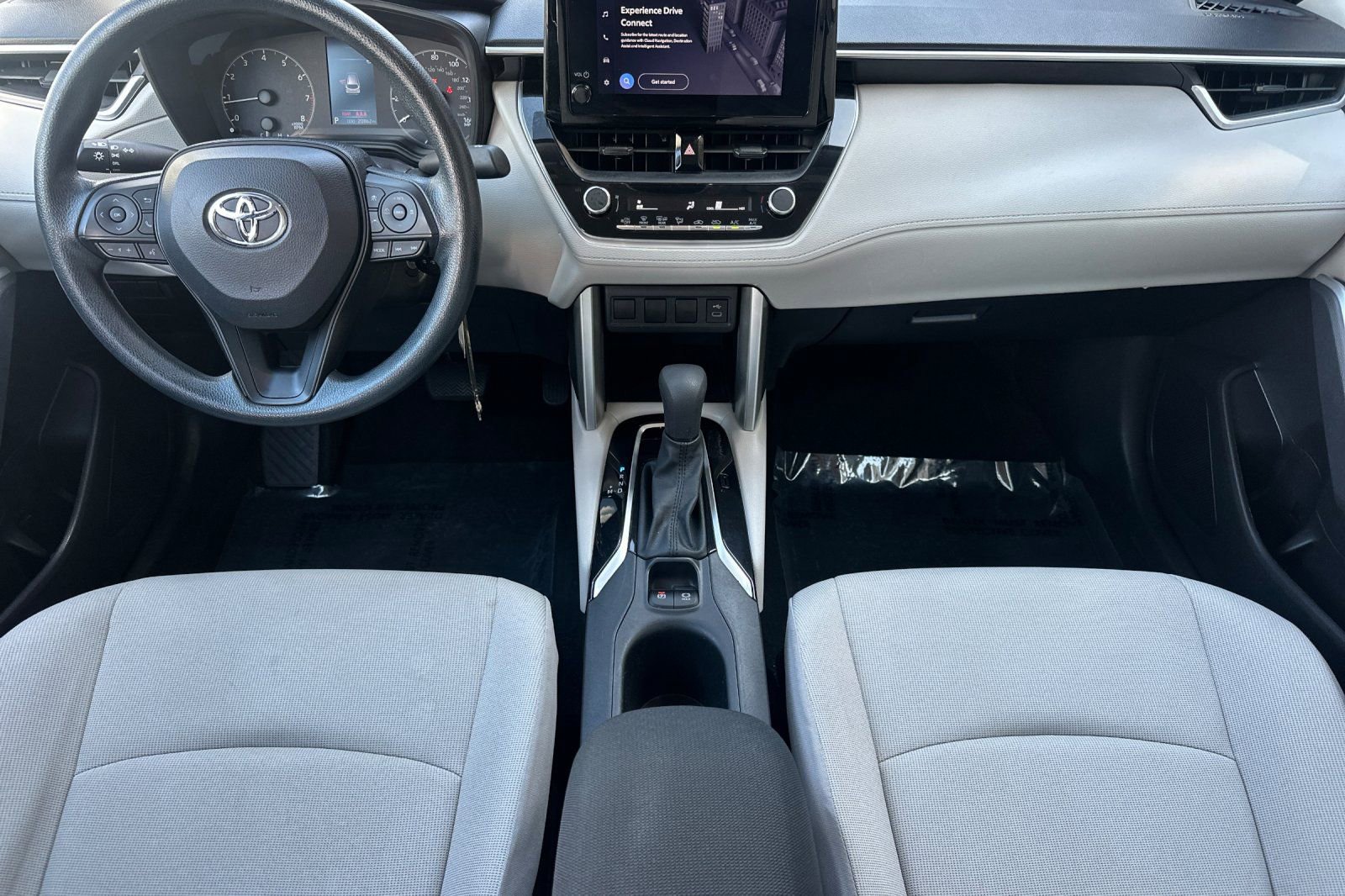 Used 2023 Toyota Corolla Cross L AWD/4WD image 16