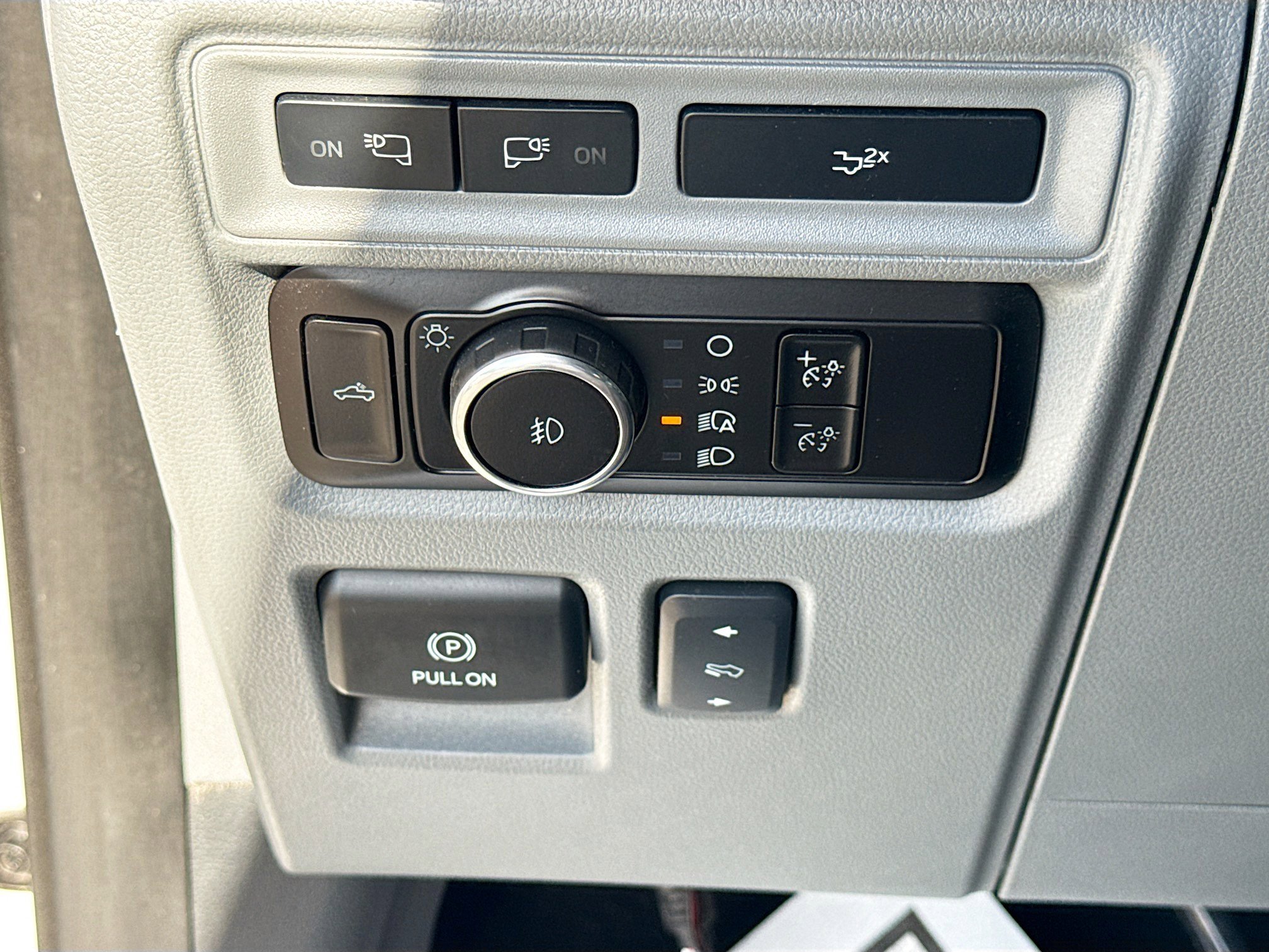 Used 2023 Ford F150 Lariat image 33