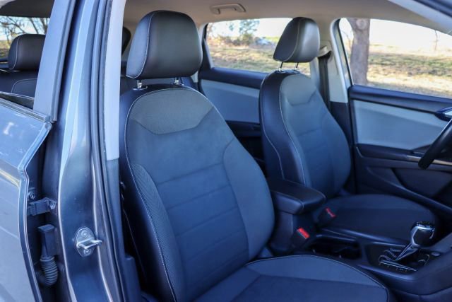 Used 2022 Volkswagen Taos SE image 32