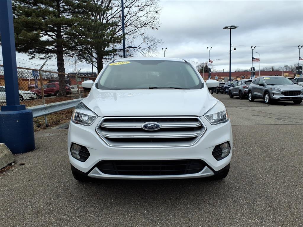 Certified 2019 Ford Escape SE image 2
