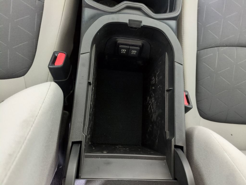 Used 2019 Toyota RAV4 XLE image 28