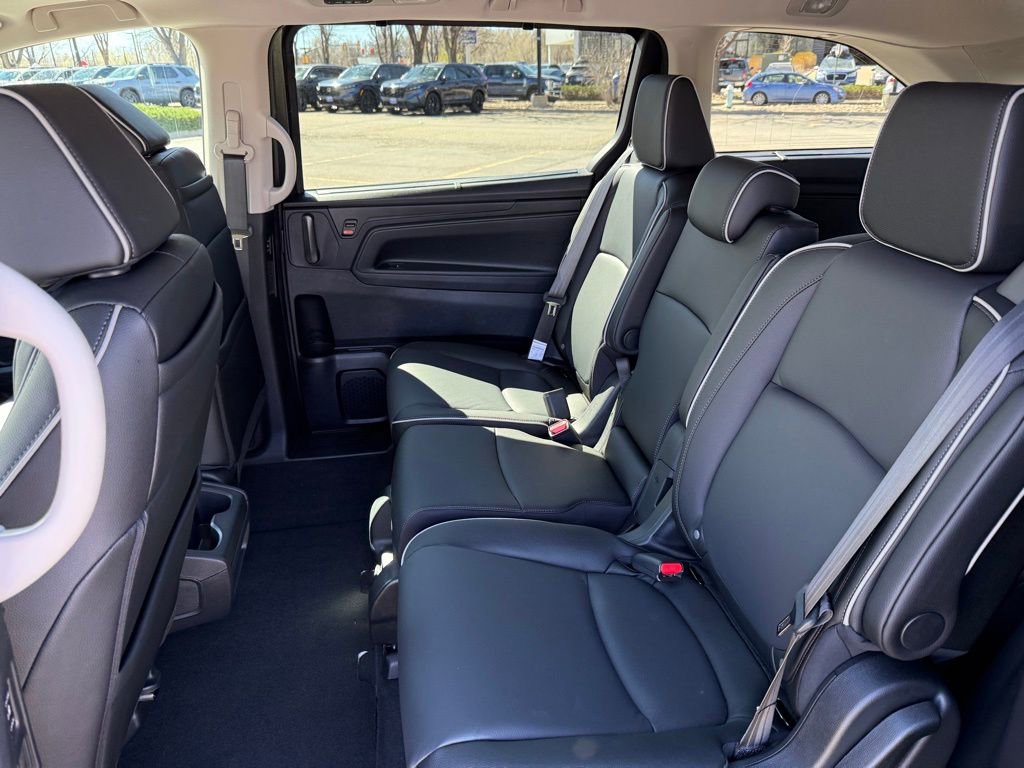 New 2026 Honda Odyssey Touring image 14