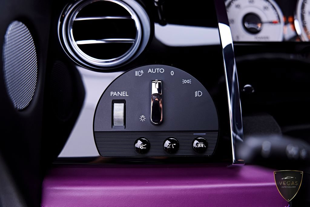 Used 2017 Rolls-Royce Wraith RWD image 62