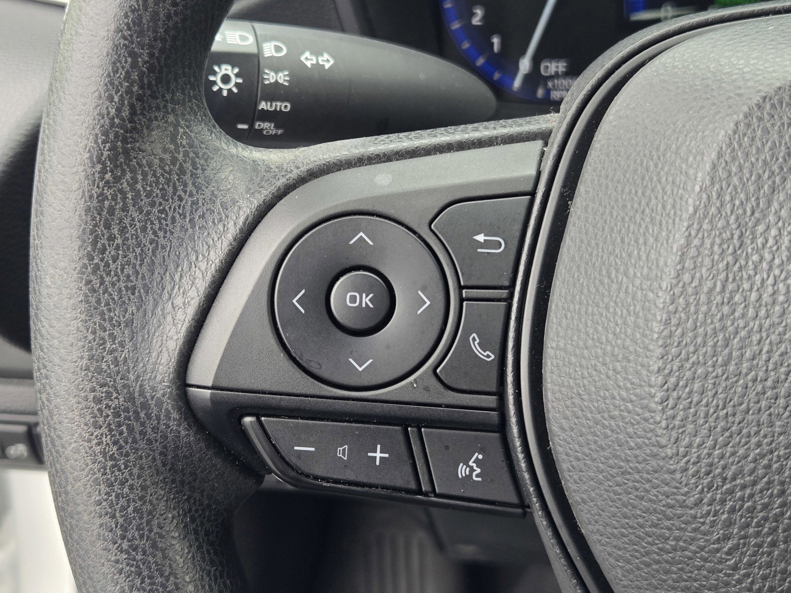 Used 2022 Toyota Corolla LE image 25