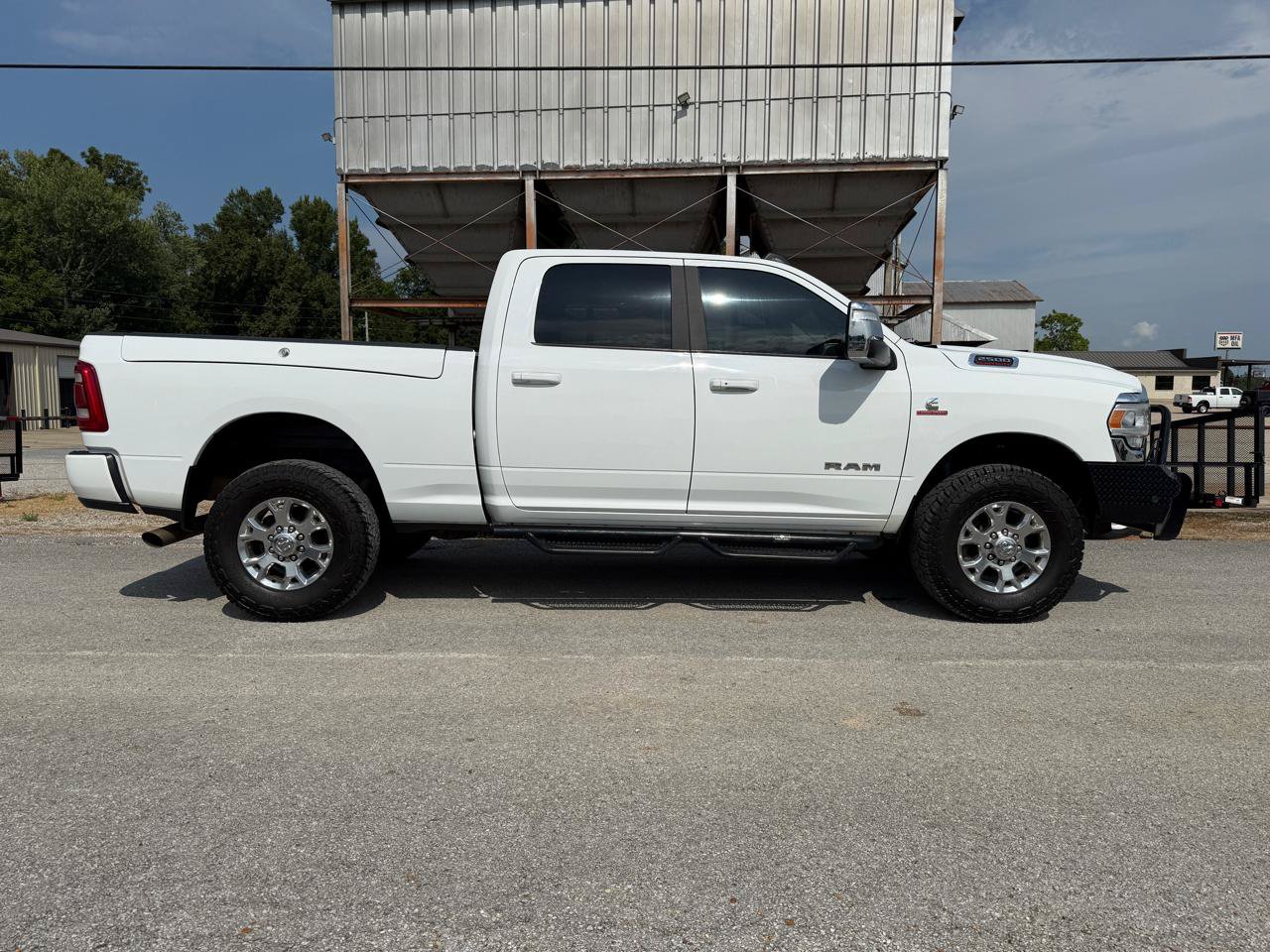 Used 2023 RAM 2500 Laramie AWD/4WD image 9