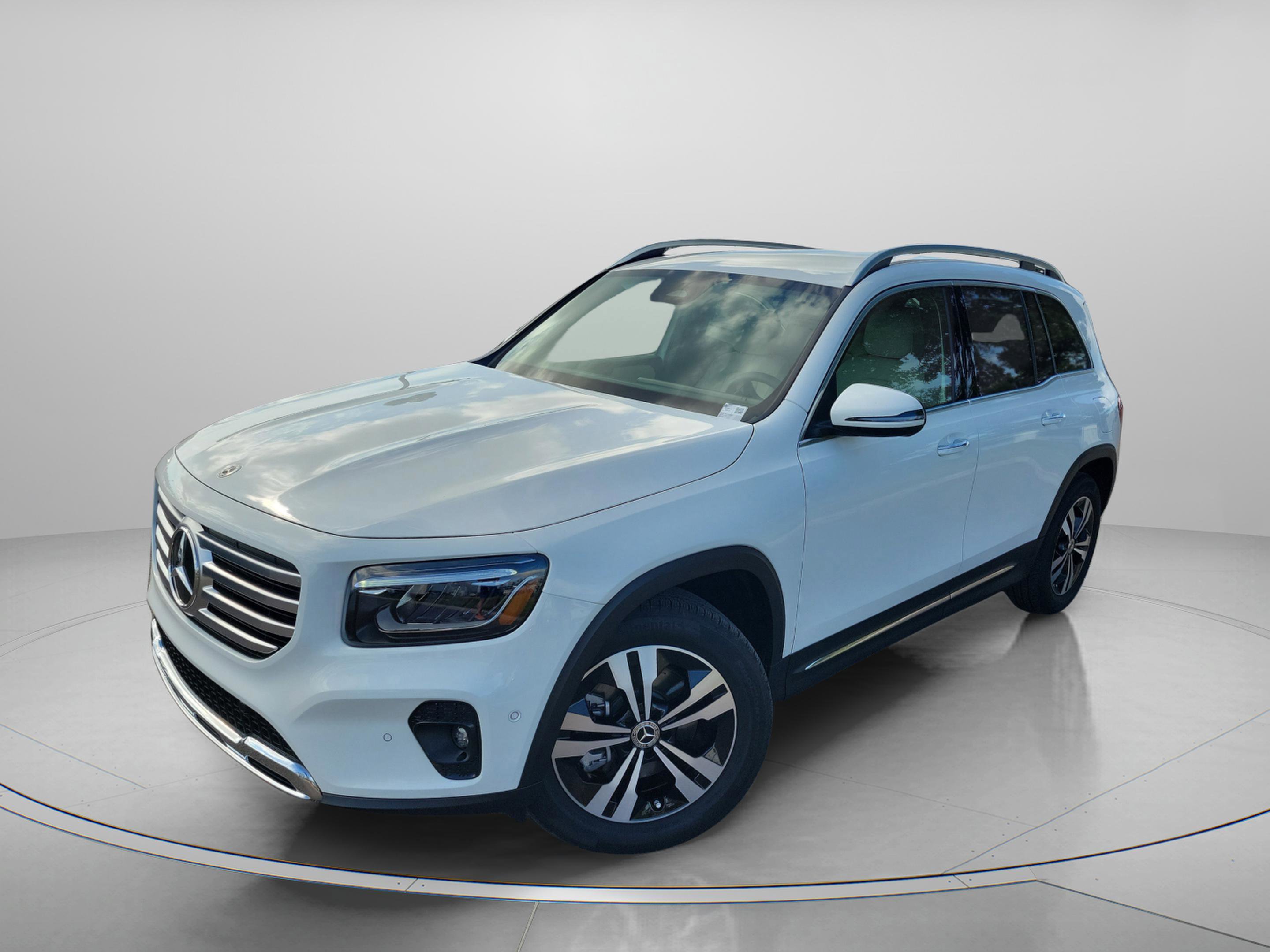 Certified 2025 Mercedes-Benz GLB 250 image 2