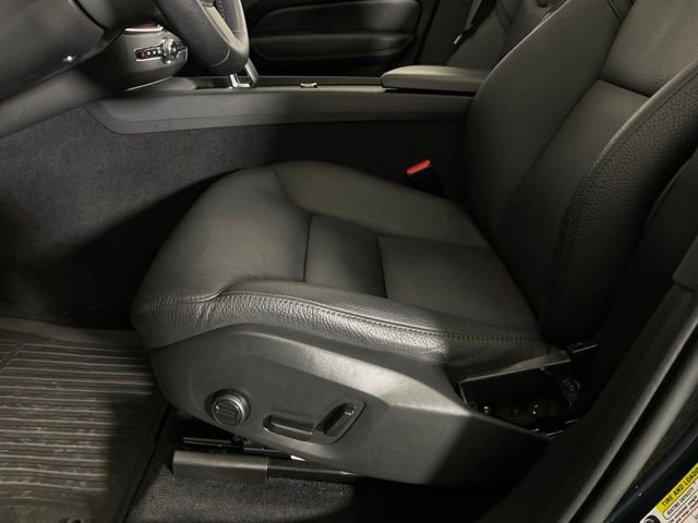 Certified 2023 Volvo XC60 B5 Plus w/ Climate Package image 27