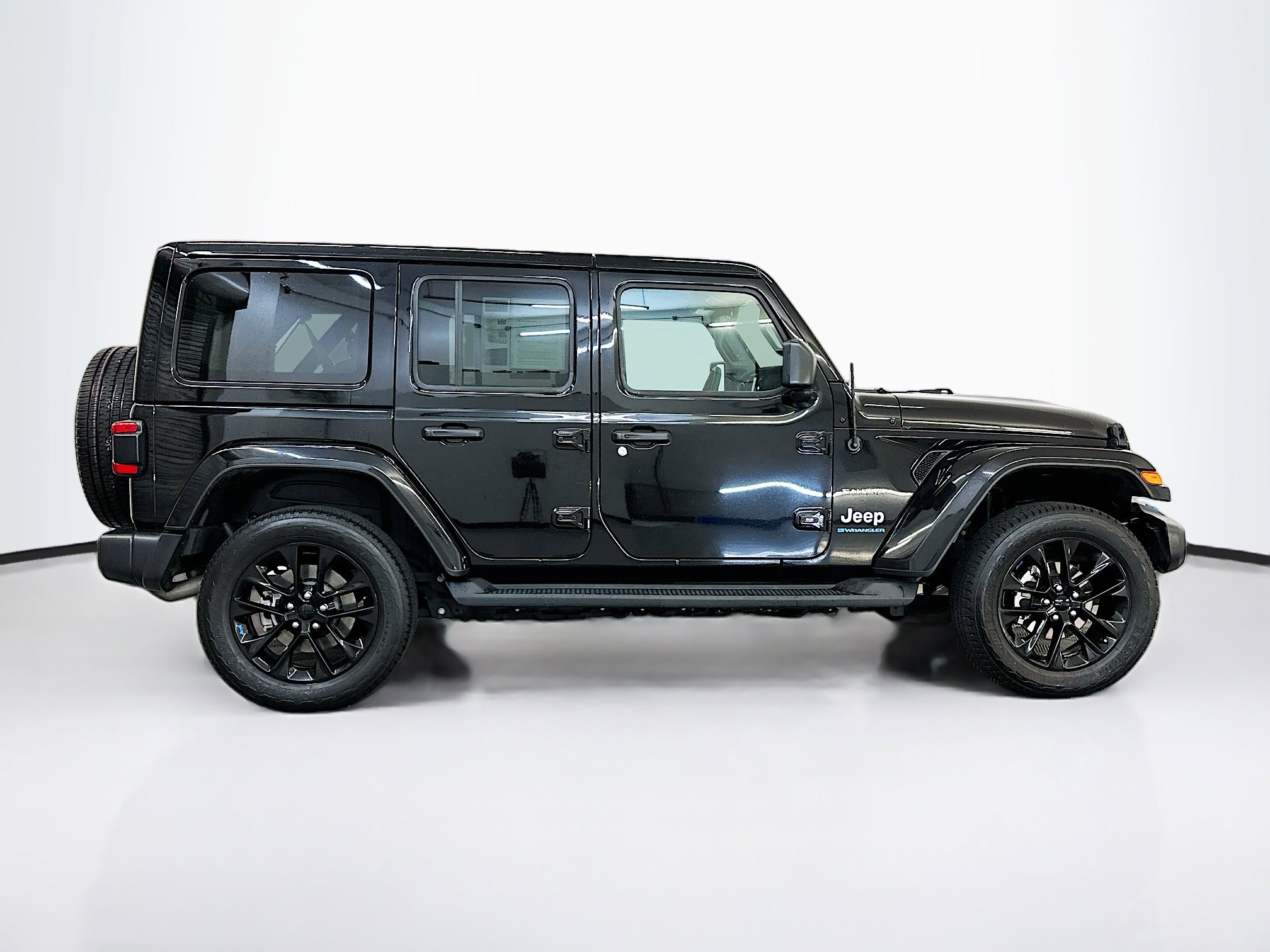 Used 2023 Jeep Wrangler Sahara image 10