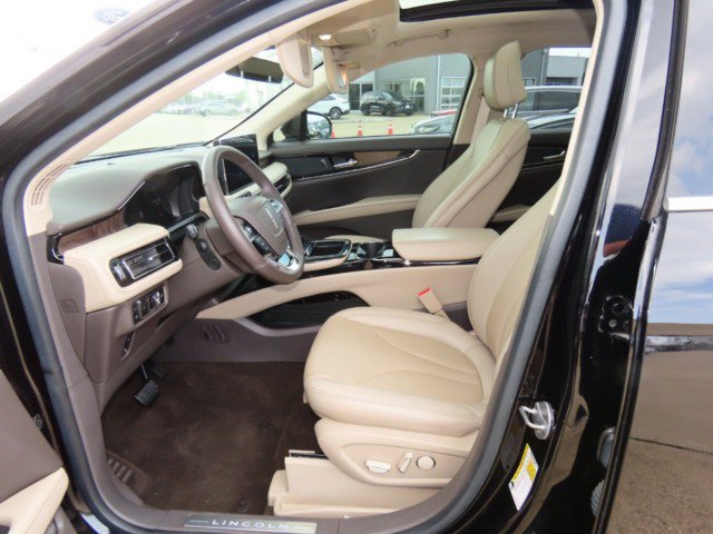 Used 2023 Lincoln Nautilus Reserve image 24