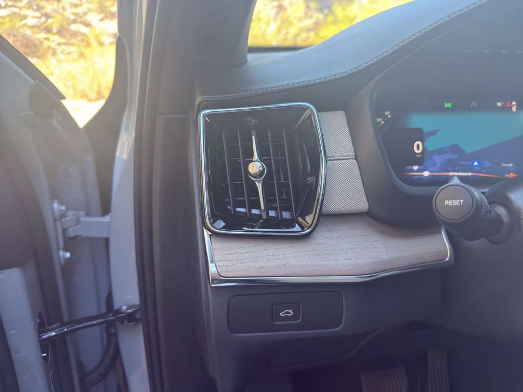 New 2026 Volvo XC90 B6 Plus w/ Protection Package image 15