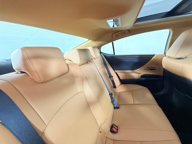 Used 2025 Lexus ES 350 w/ Premium Package FWD image 30