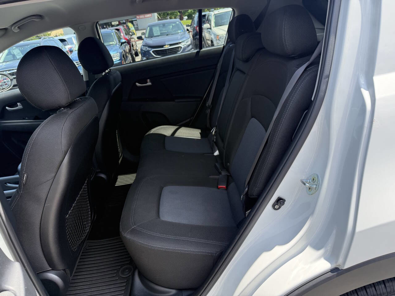 Used 2015 Kia Sportage LX FWD image 8