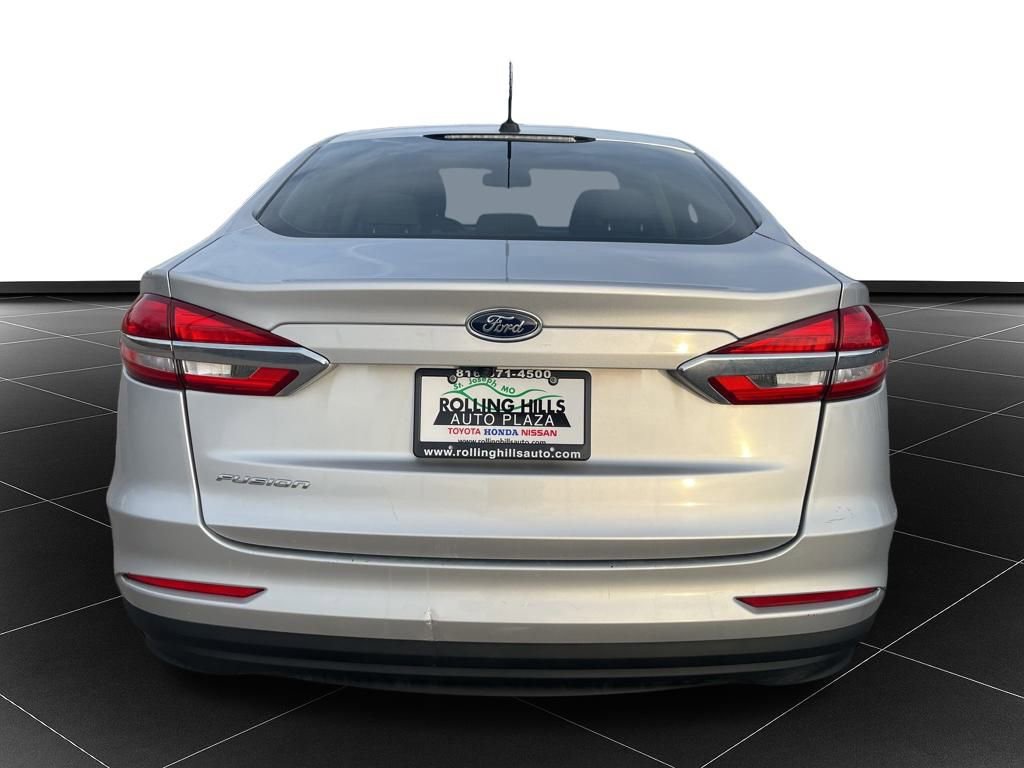 Used 2019 Ford Fusion S image 4