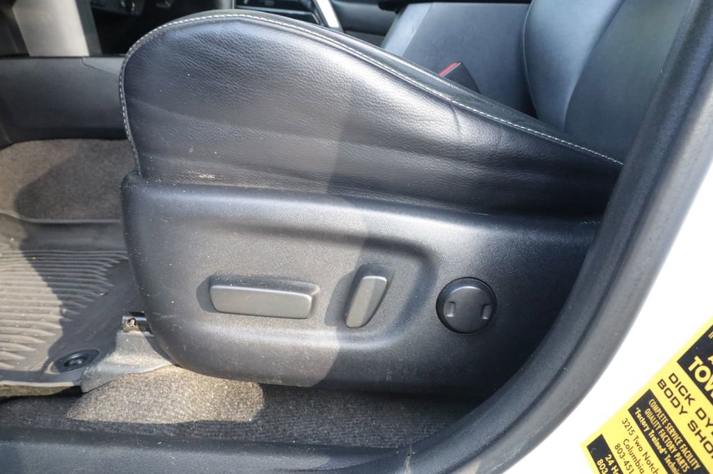 Used 2016 Toyota RAV4 Limited FWD image 30