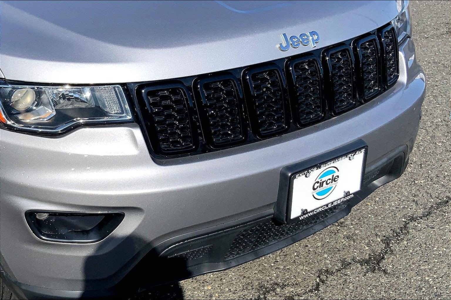 Used 2020 Jeep Grand Cherokee Laredo AWD/4WD image 28