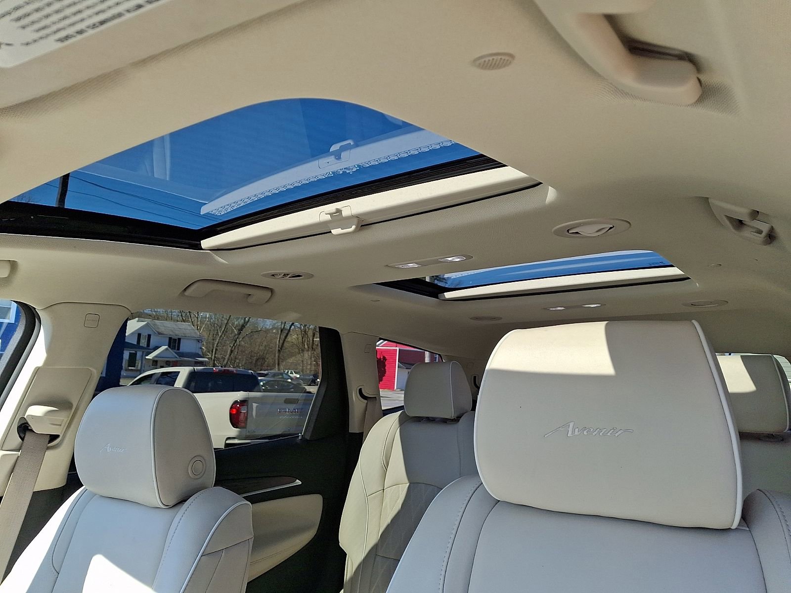 Used 2023 Buick Enclave Avenir w/ Avenir Technology Package image 15