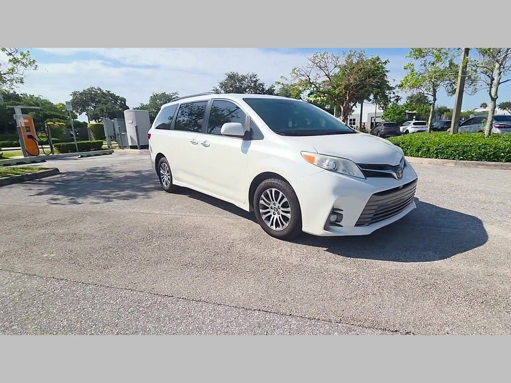 Used 2020 Toyota Sienna XLE FWD image 20