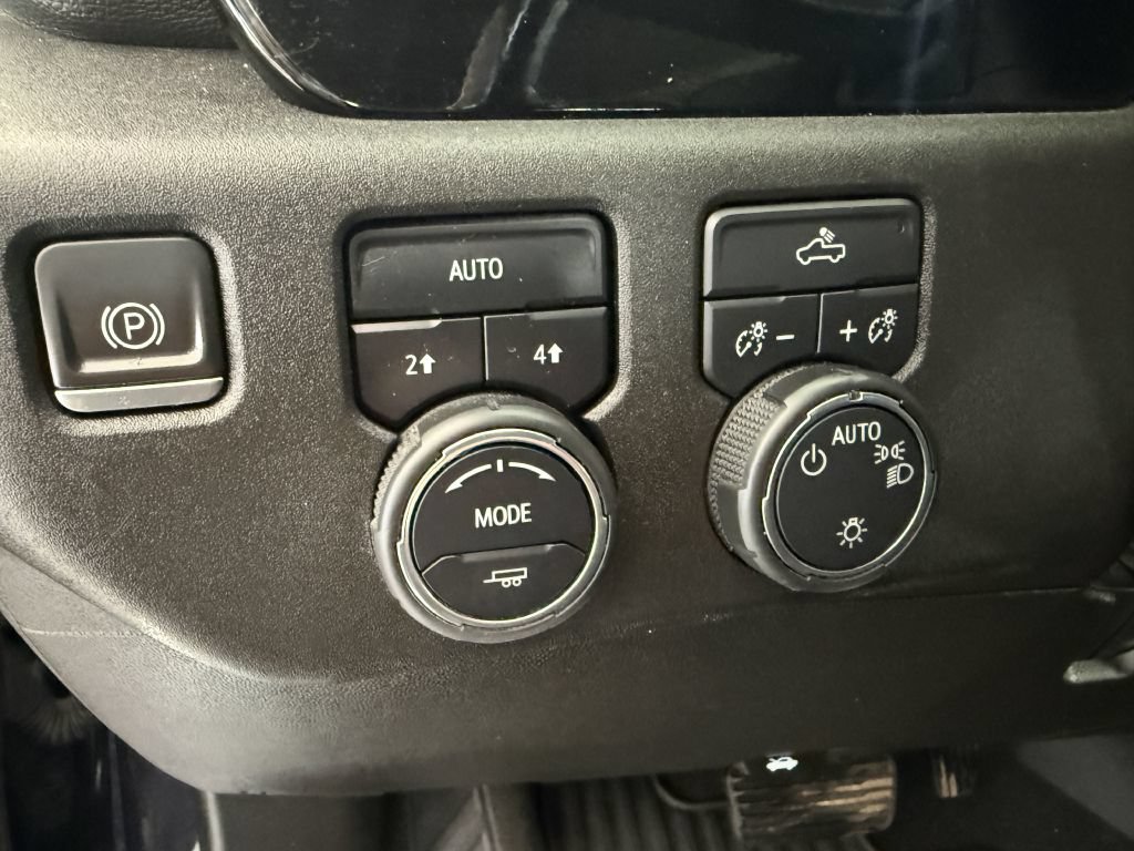 Used 2022 Chevrolet Silverado 1500 LT AWD/4WD image 46