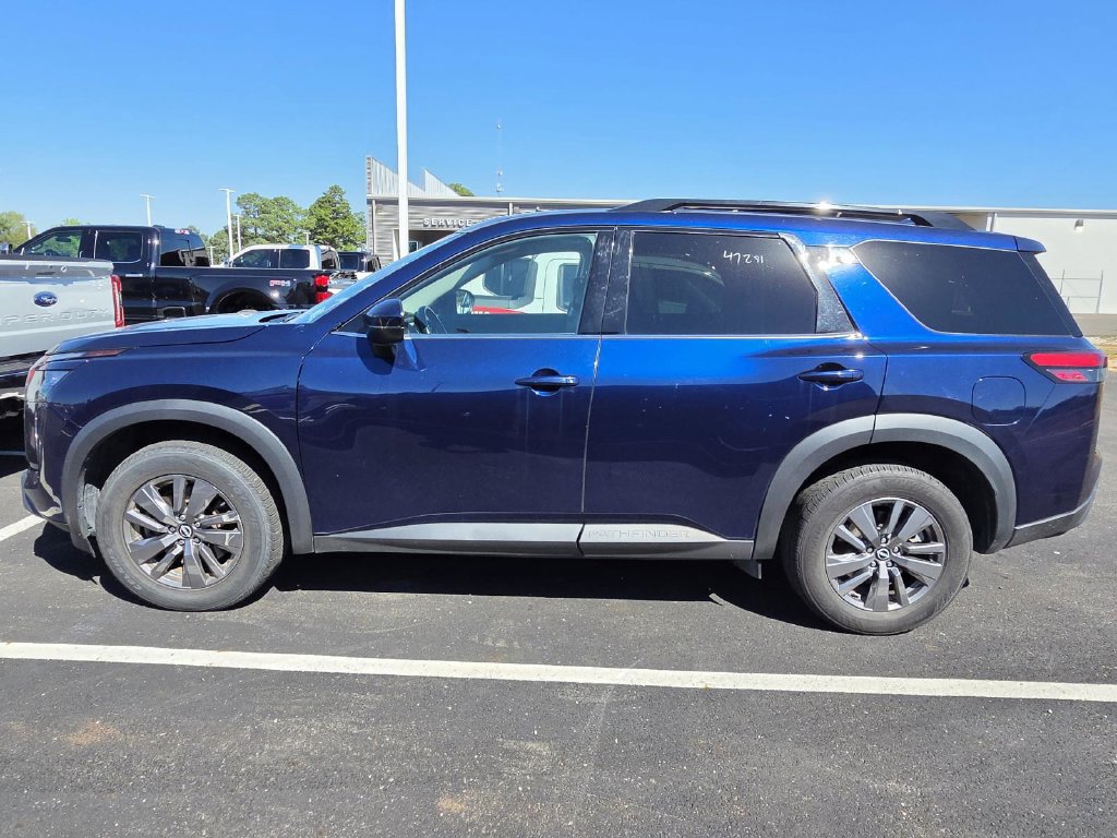 Used 2025 Nissan Pathfinder SV AWD/4WD image 4