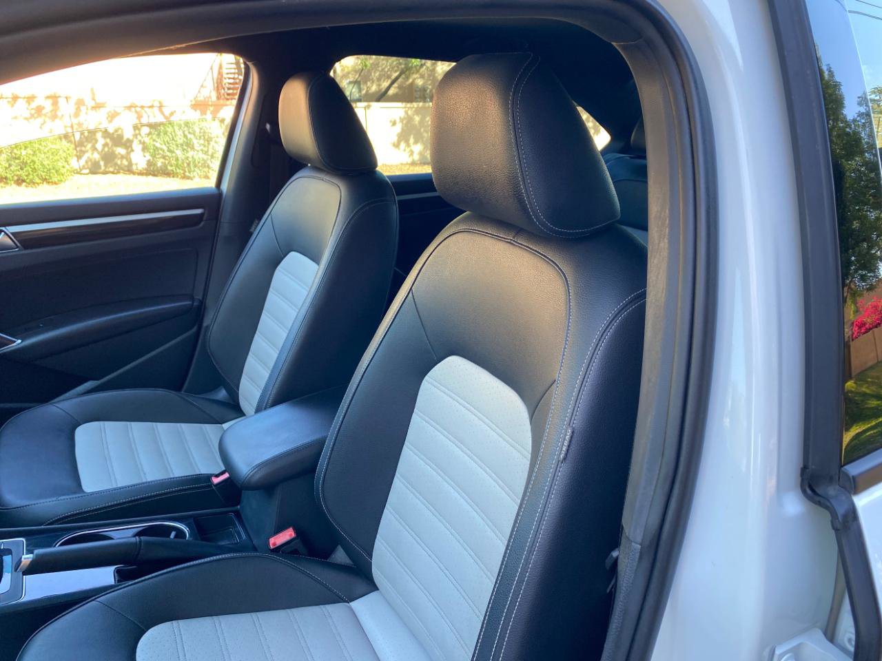 Used 2018 Volkswagen Passat GT FWD image 21