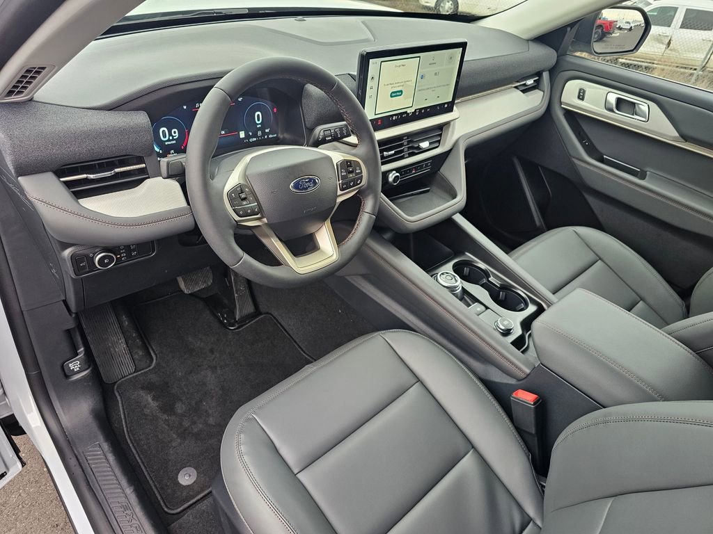 New 2026 Ford Explorer Active w/ Active Comfort Package image 2