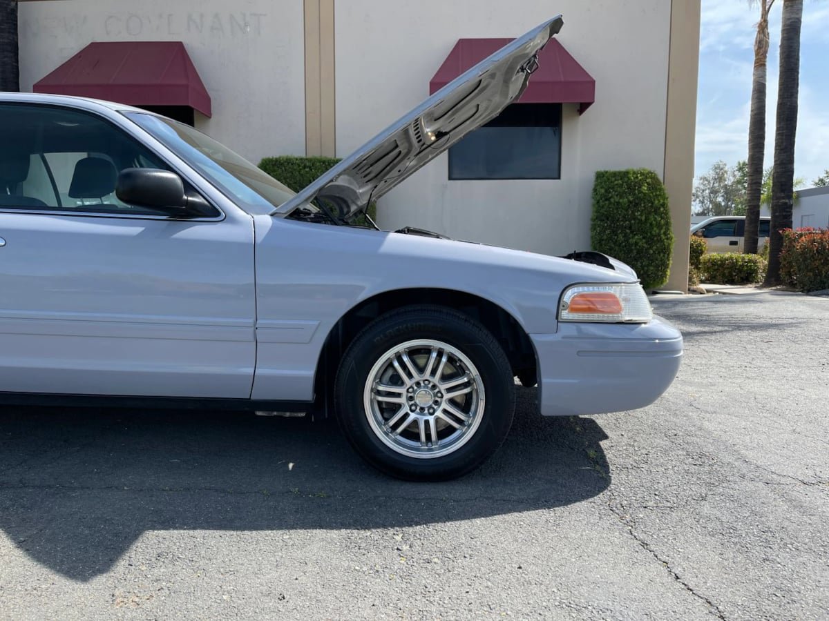 Used 2004 Ford Crown Victoria Police Interceptor RWD image 31