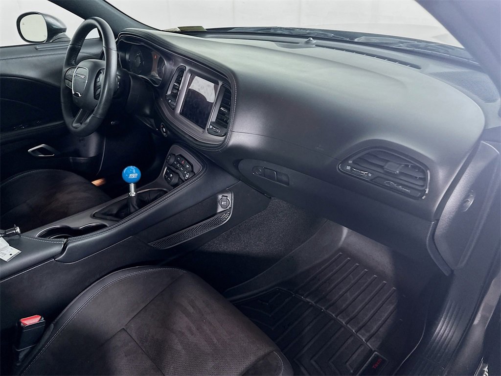 Used 2023 Dodge Challenger R/T w/ Plus Package image 31