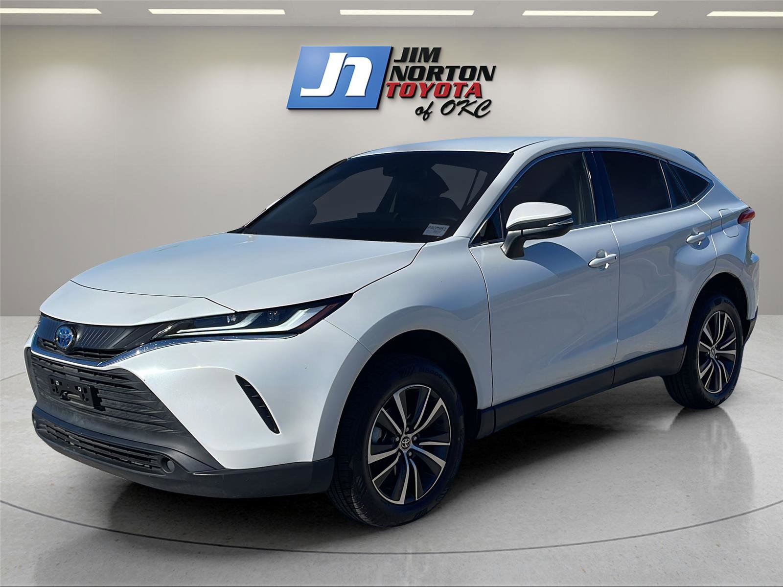 Used 2023 Toyota Venza LE