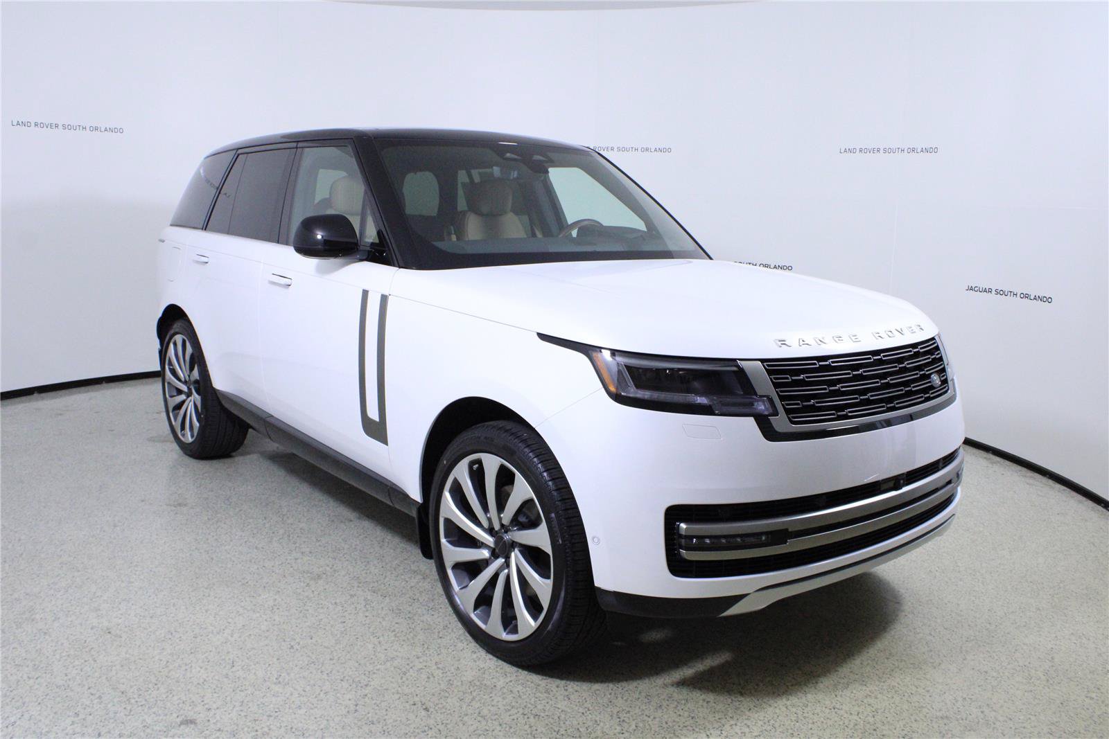New 2026 Land Rover Range Rover SE AWD/4WD image 3