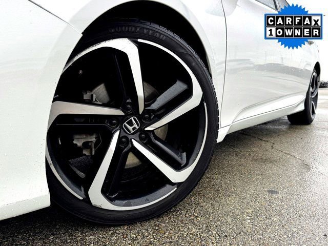 Used 2018 Honda Accord Sport image 2
