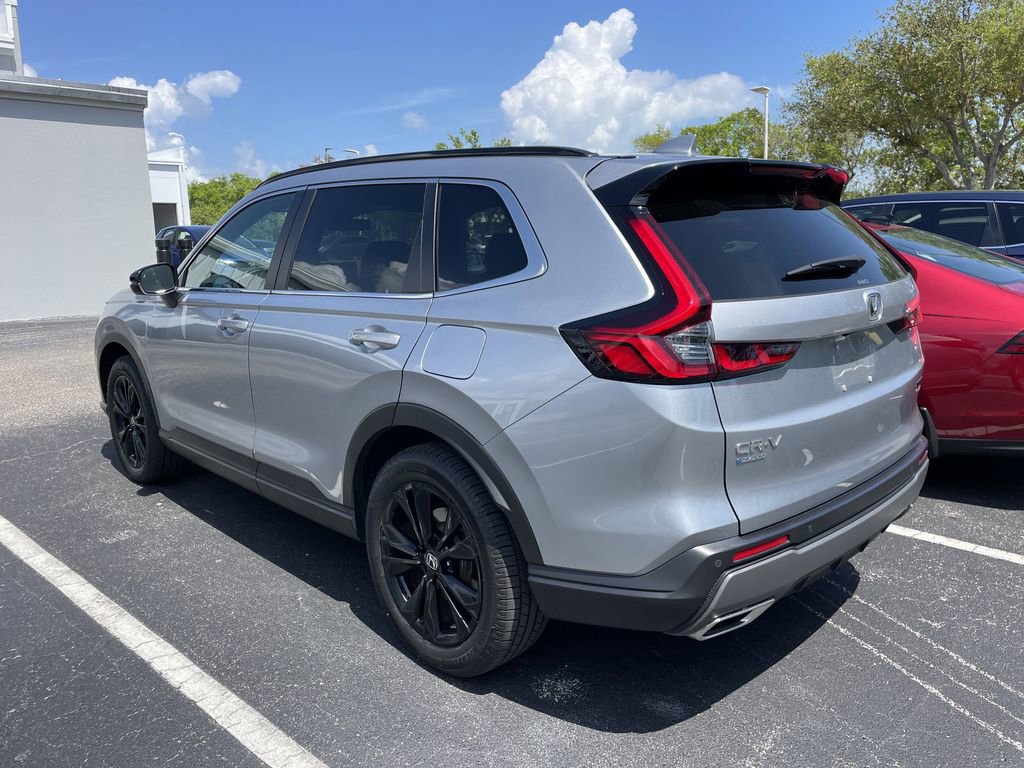 Used 2023 Honda CR-V Sport Touring image 3